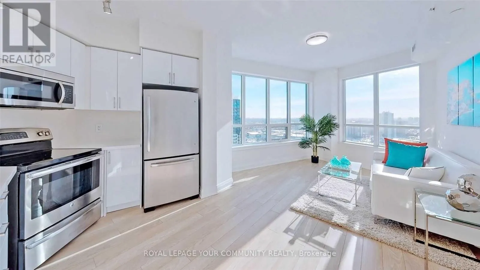 2426 - 7161 YONGE STREET