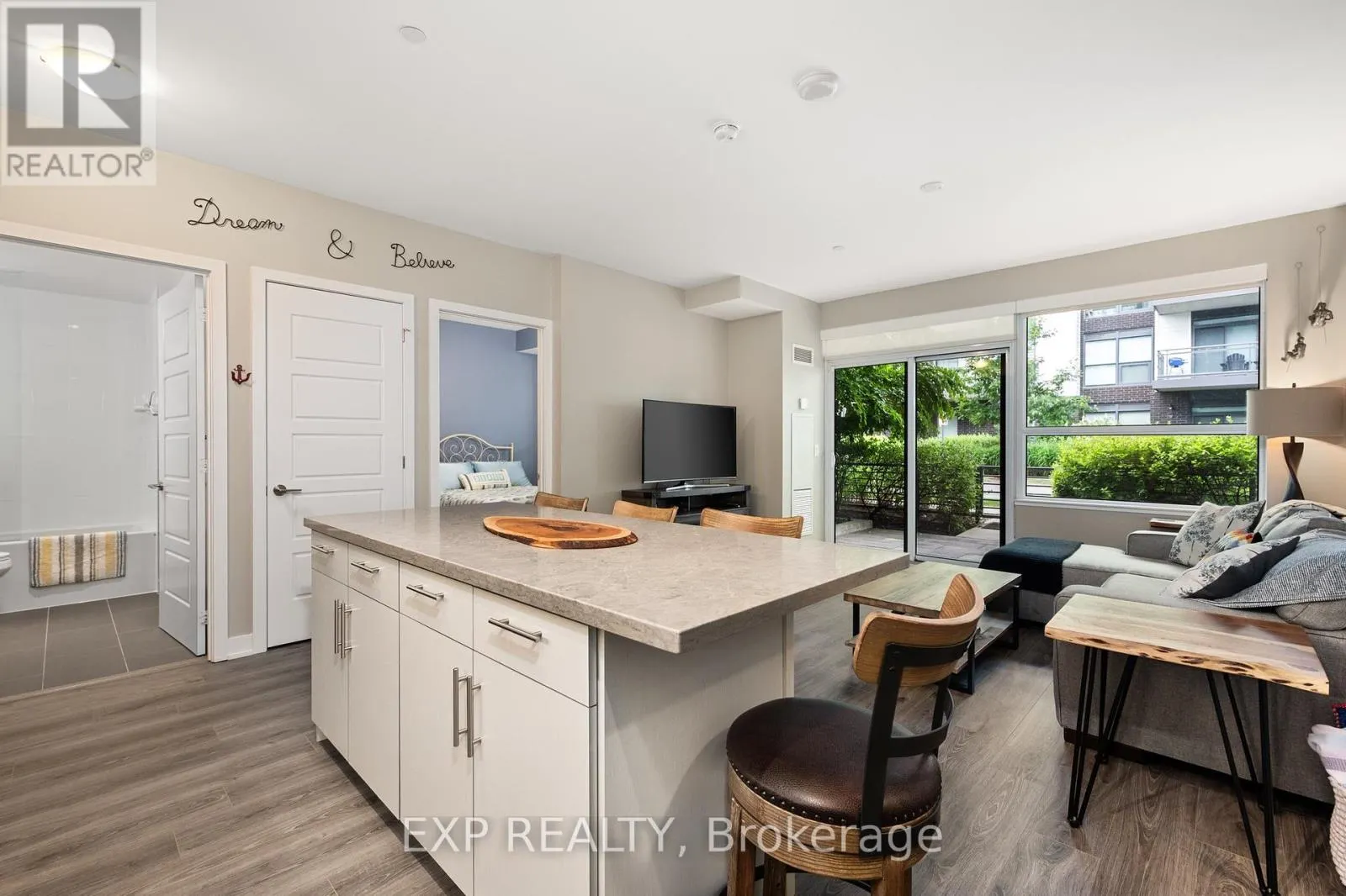 B107 - 271 SEA RAY AVENUE