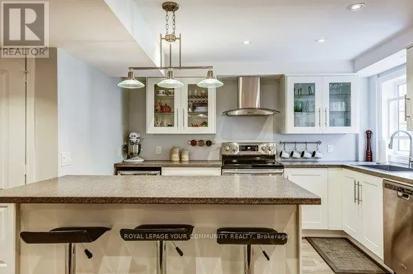 61 DEERWOOD CRESCENT