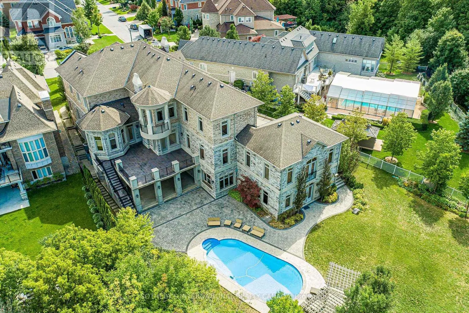 71 GRANDVISTA CRESCENT