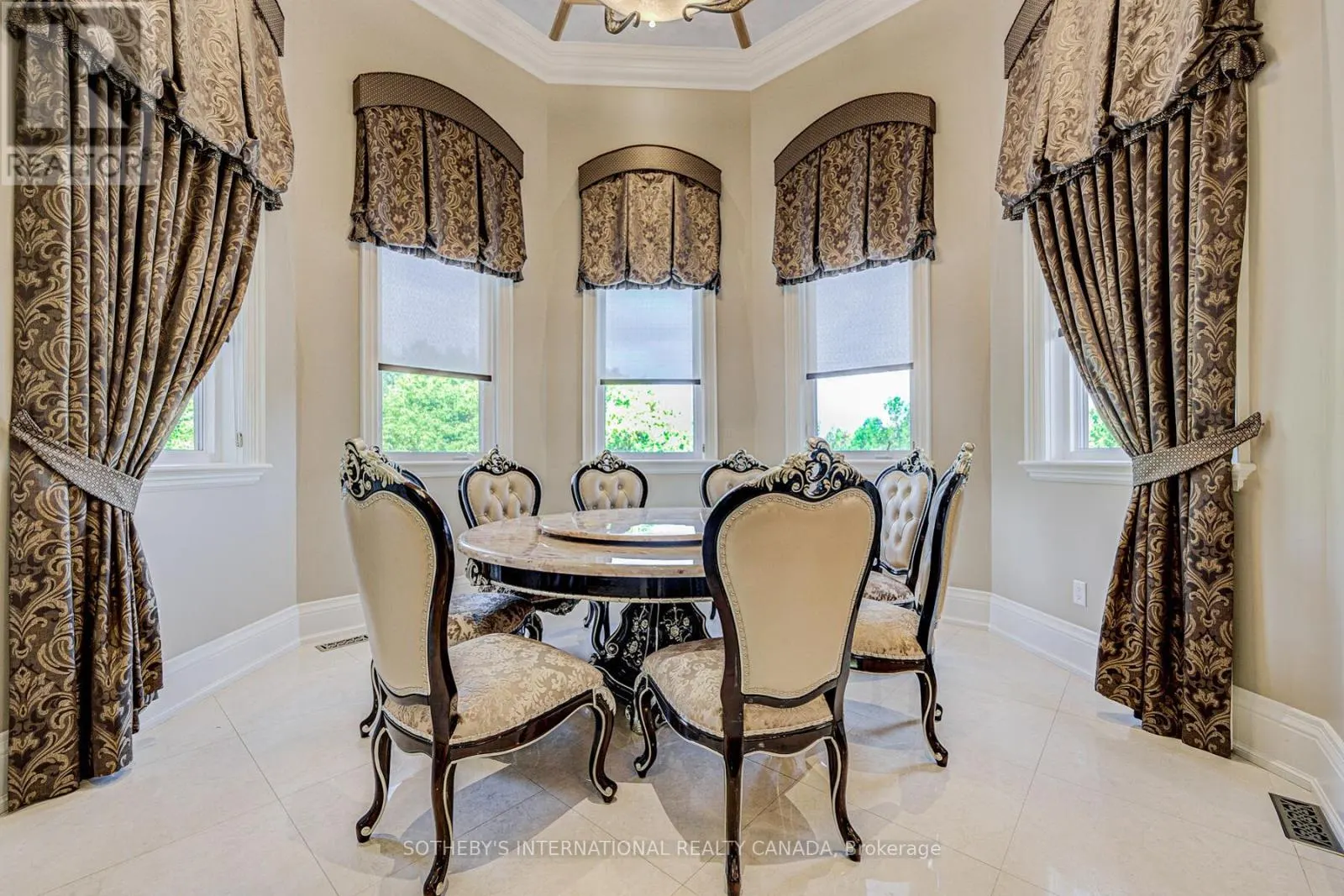 71 GRANDVISTA CRESCENT