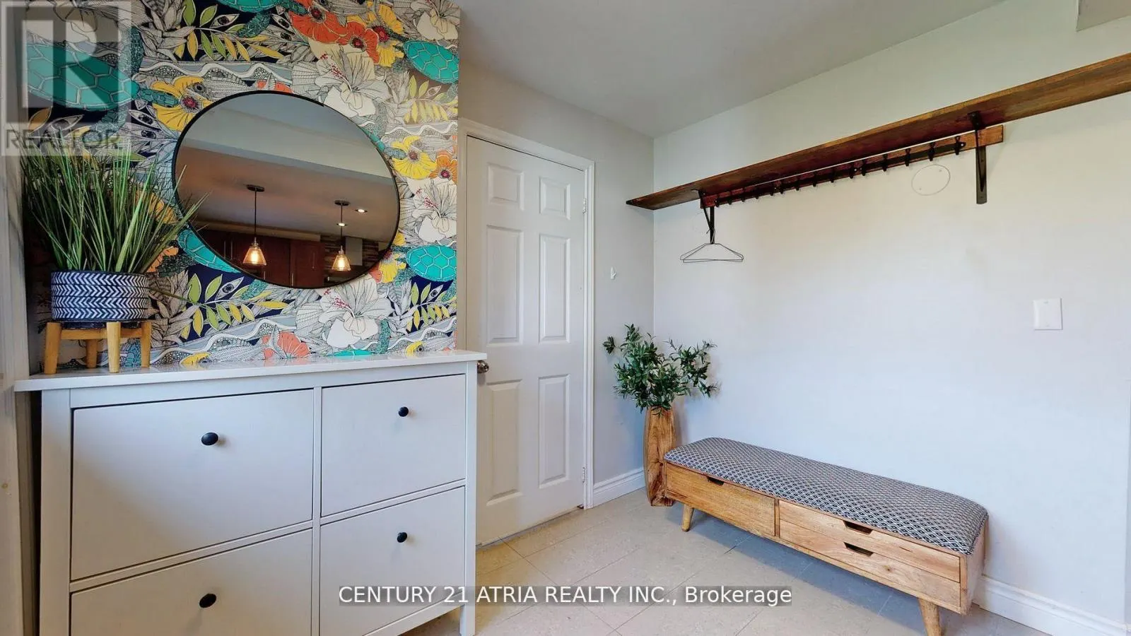 175 RIVEREDGE DRIVE