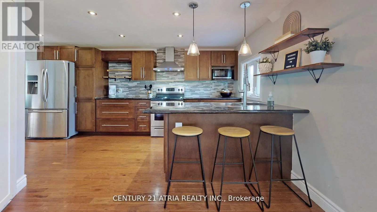 175 RIVEREDGE DRIVE