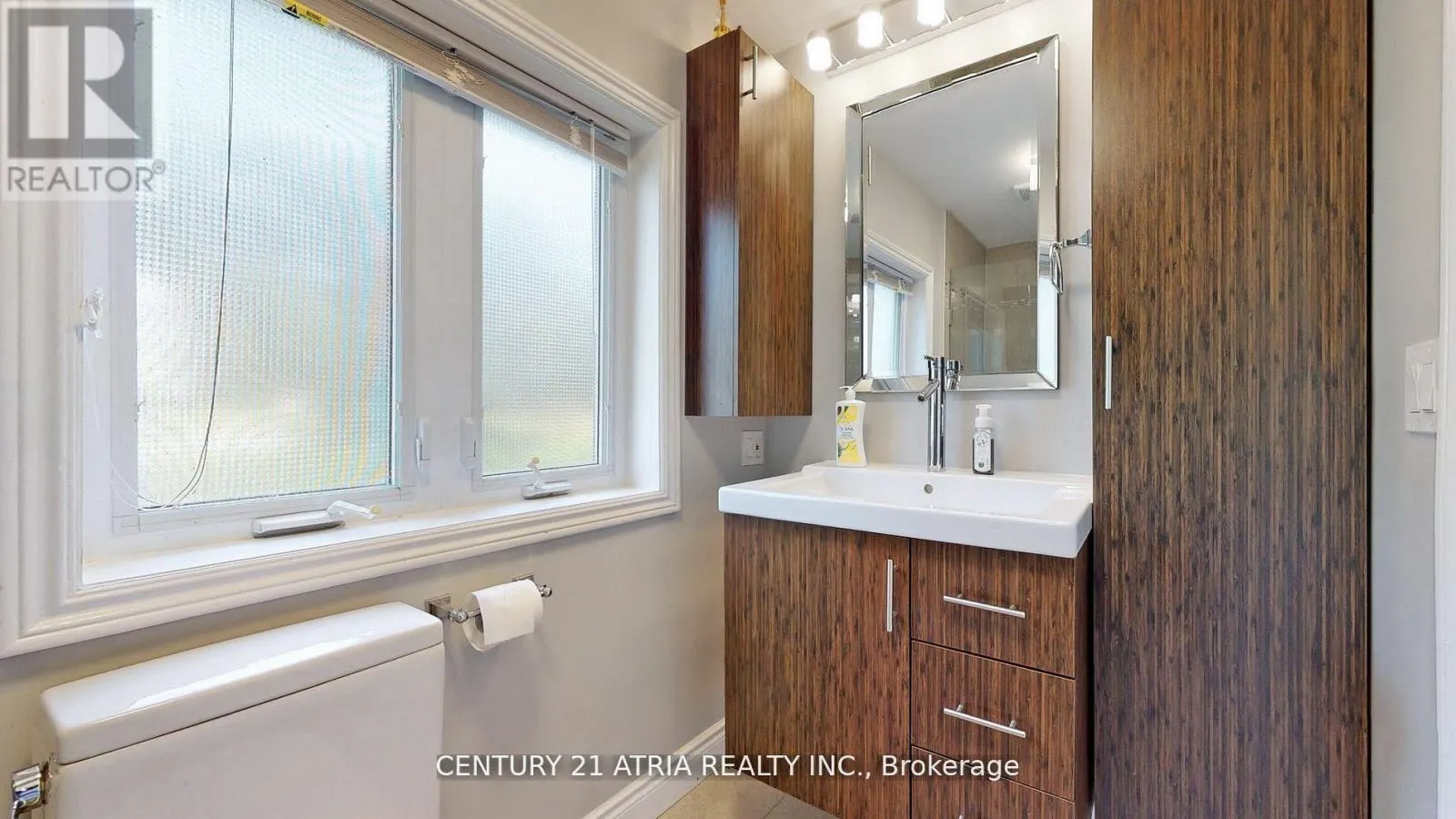 175 RIVEREDGE DRIVE