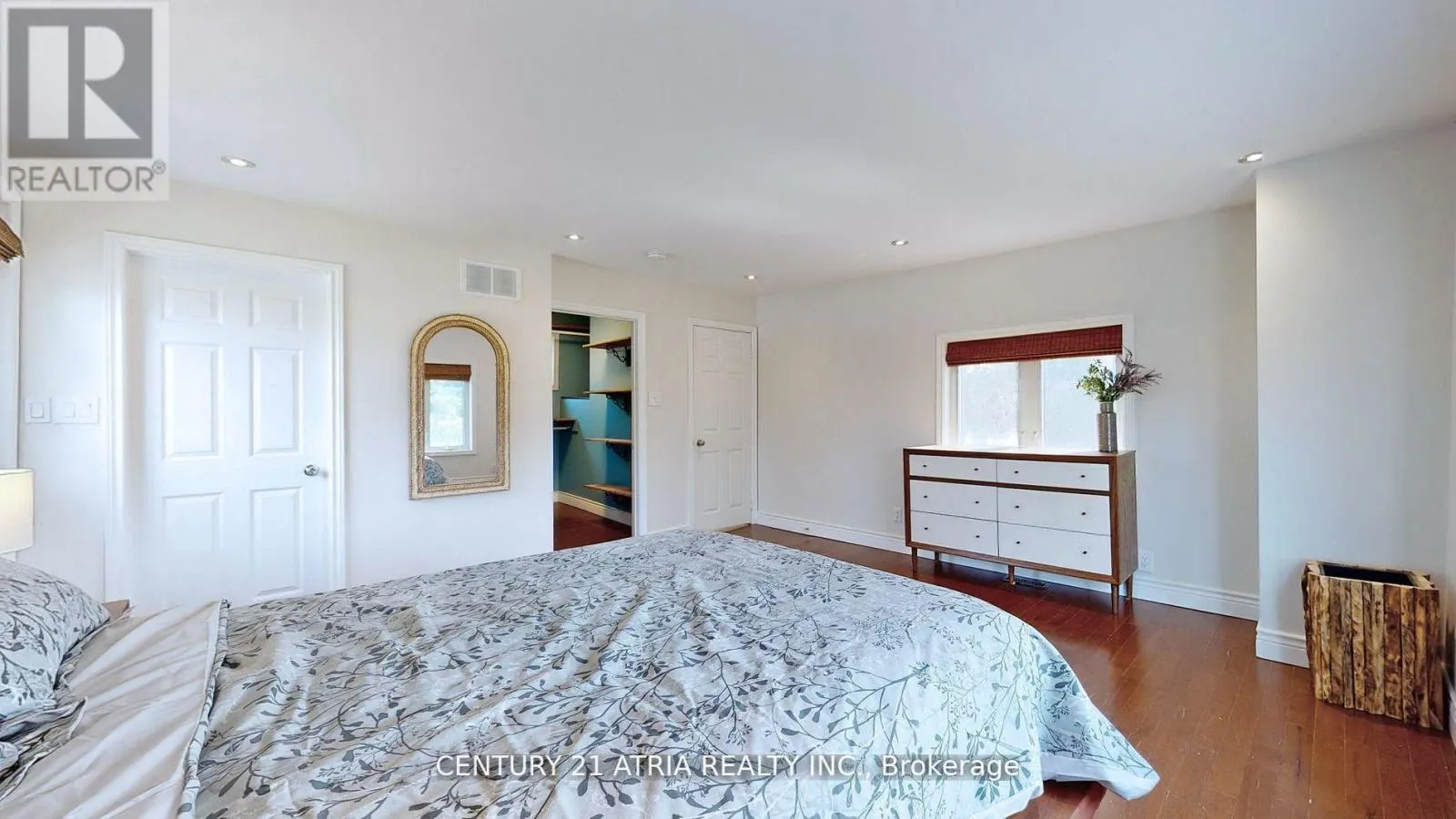 175 RIVEREDGE DRIVE
