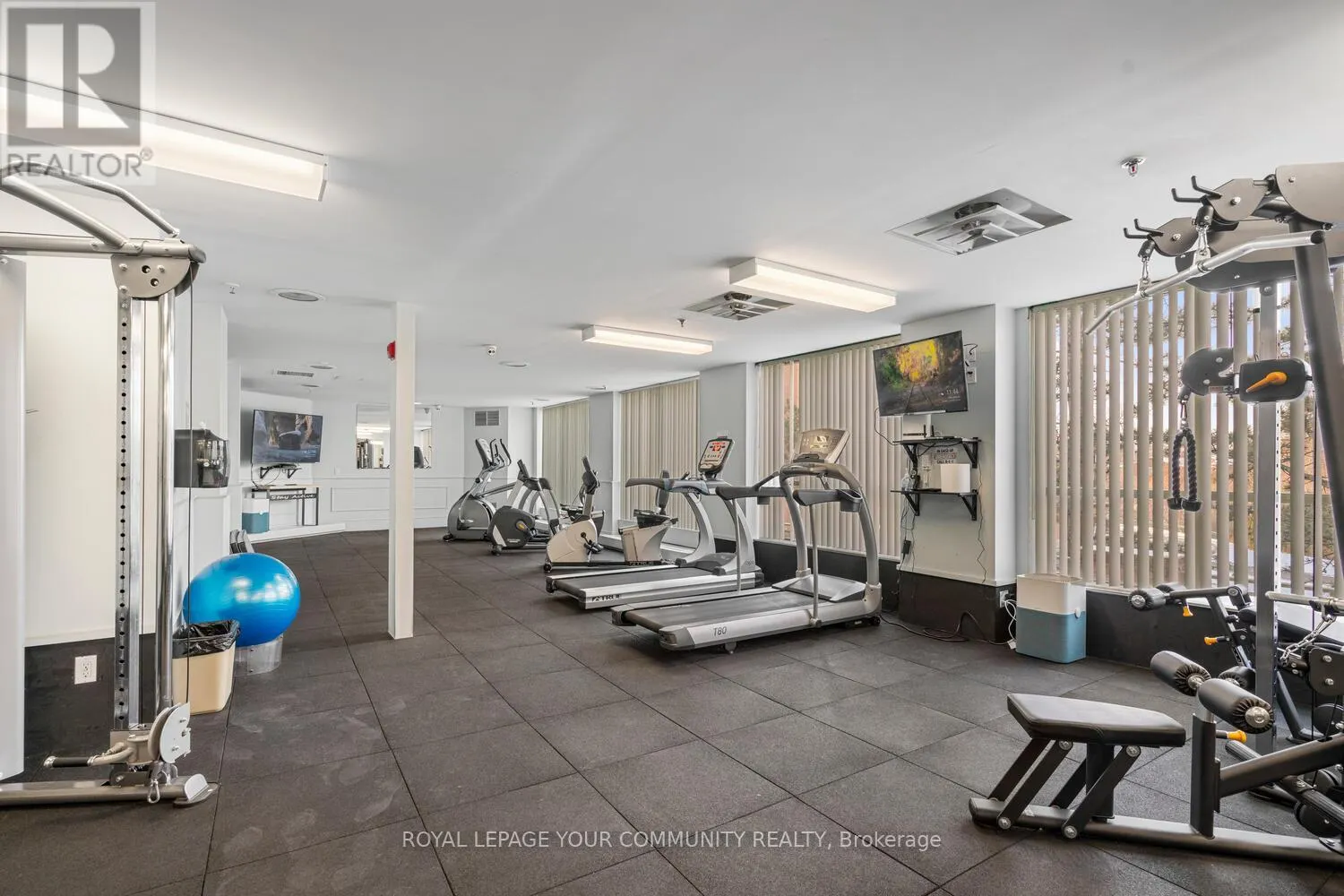 305 - 14924 YONGE STREET