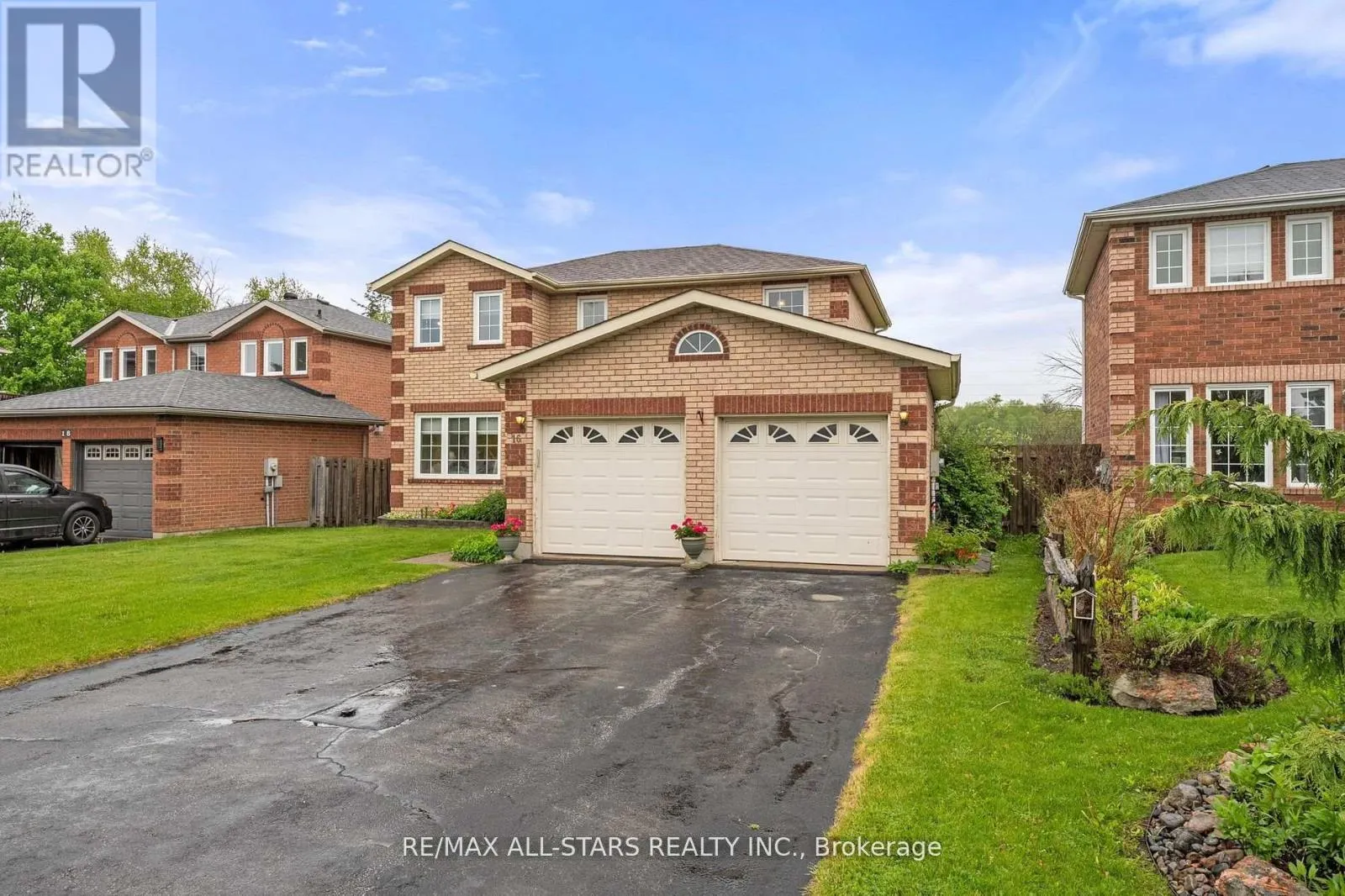 16 IVEAGH DRIVE