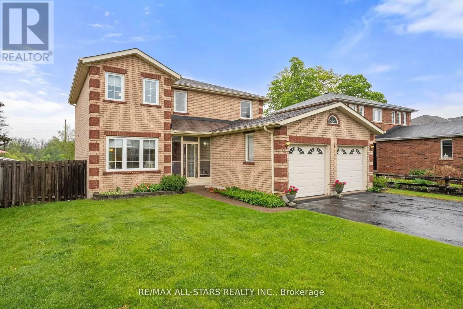 16 IVEAGH DRIVE