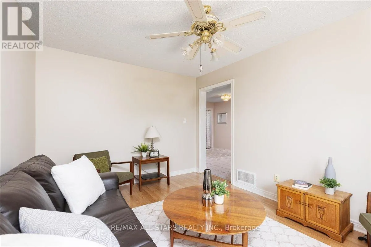 16 IVEAGH DRIVE
