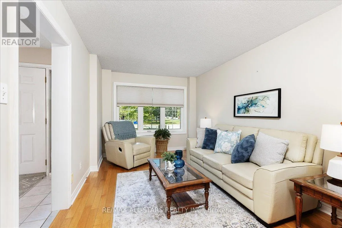 16 IVEAGH DRIVE