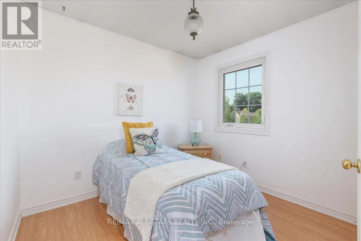 16 IVEAGH DRIVE