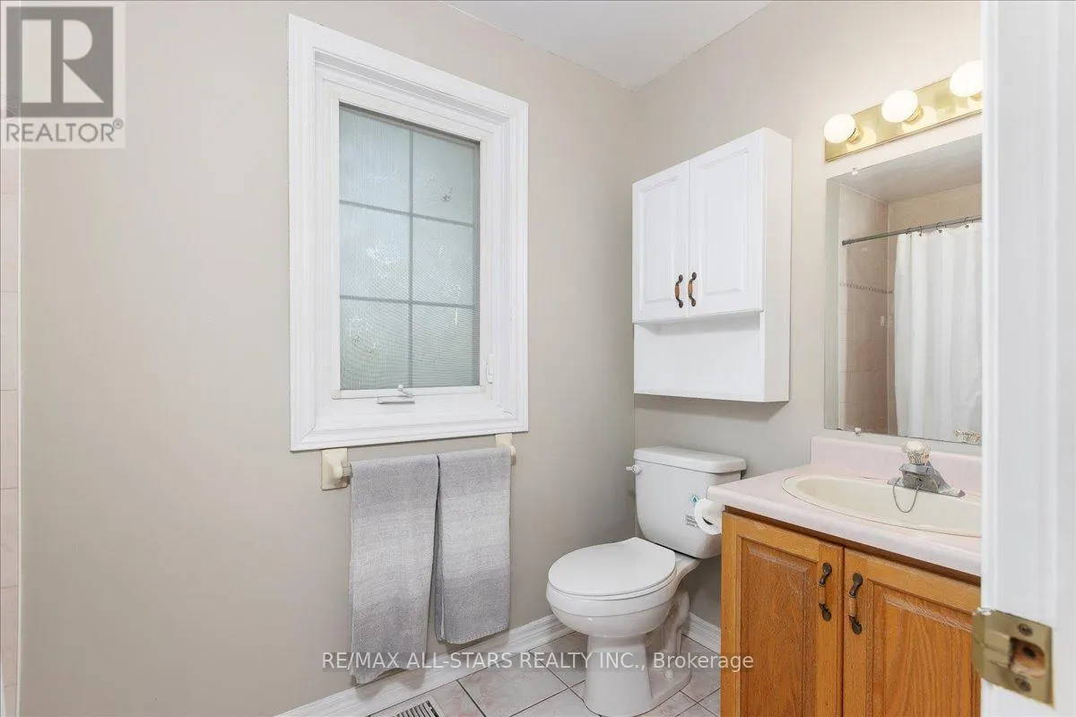 16 IVEAGH DRIVE