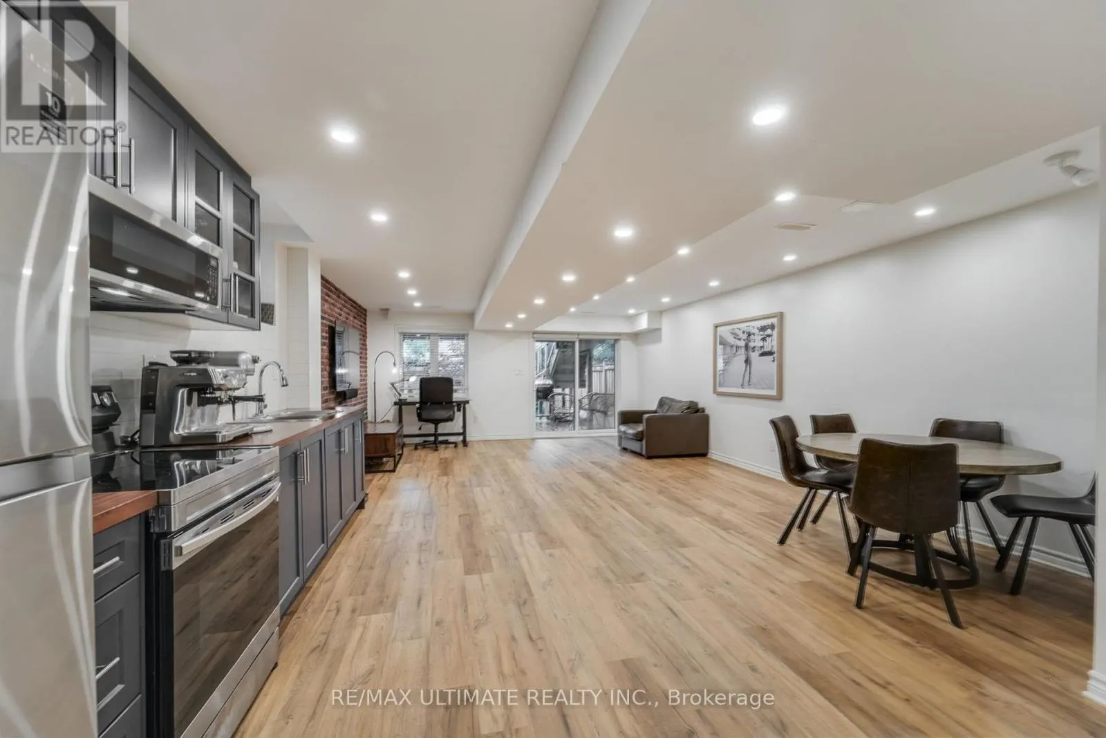 37 ZENITH AVENUE
