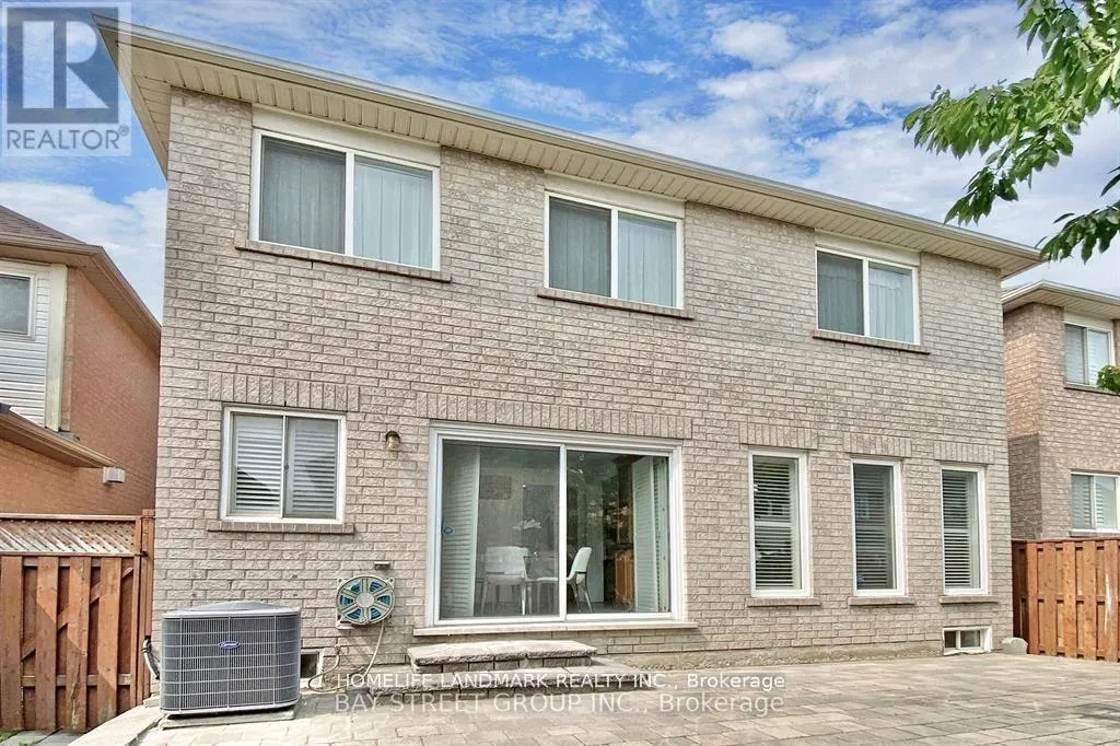 25 TOWER BRIDGE CRESCENT S