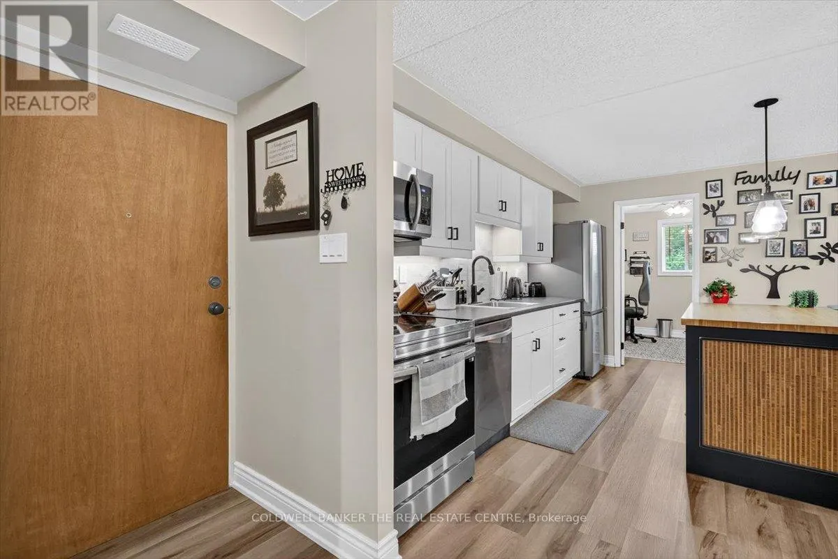 103 - 74 THE QUEENSWAY S STREET S