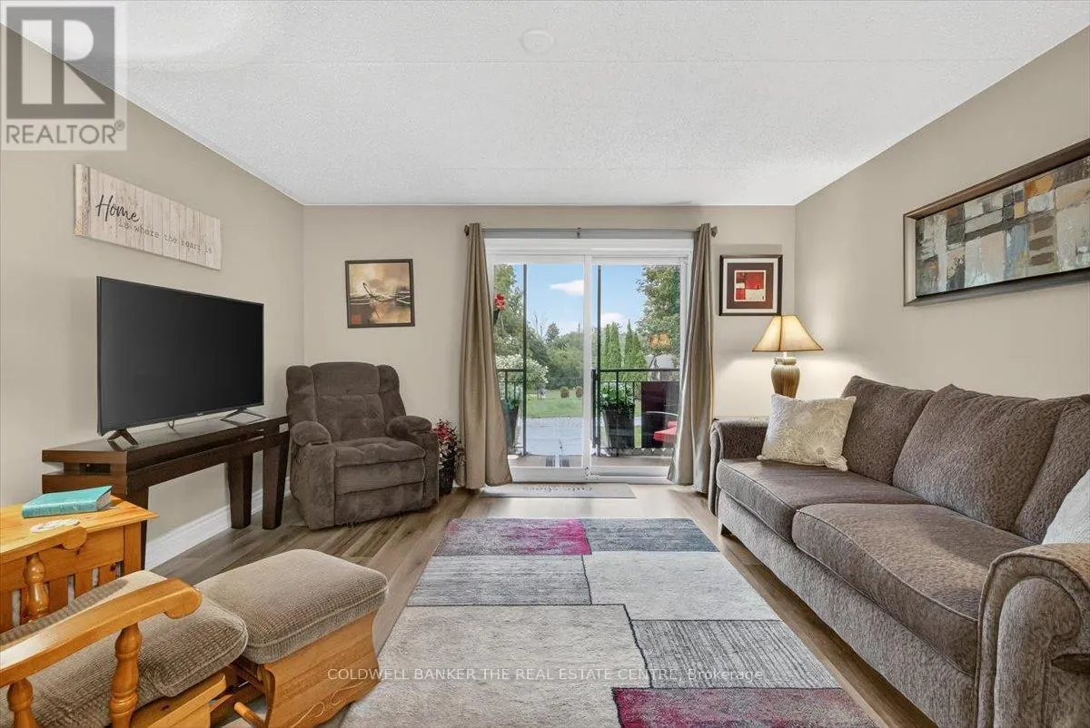 103 - 74 THE QUEENSWAY S STREET S