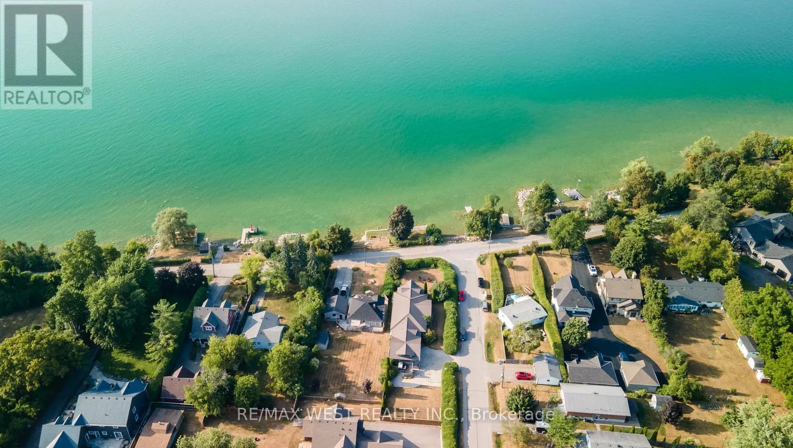 523 LAKE DRIVE E