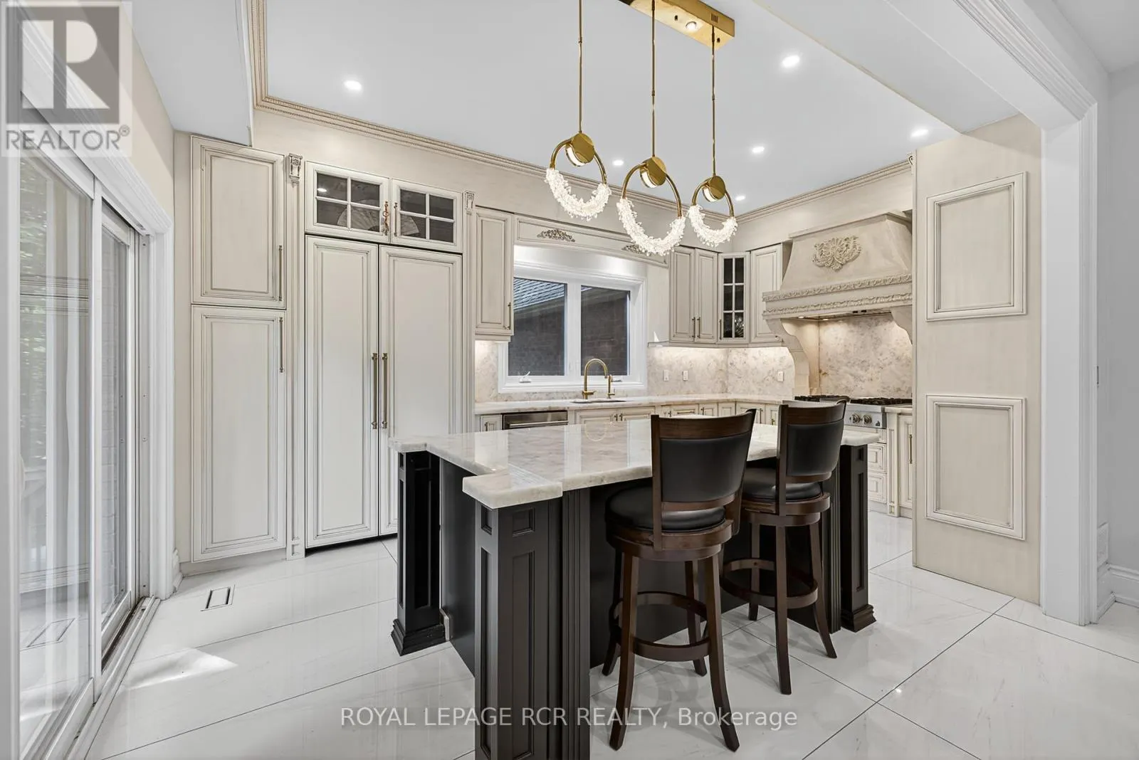 45 LAKE WOODS DRIVE