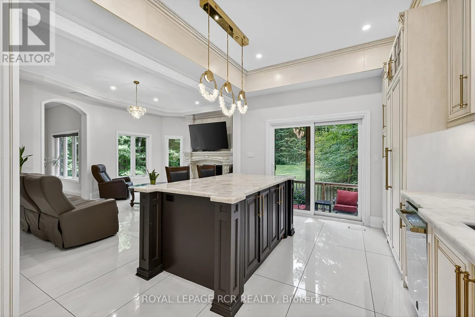 45 LAKE WOODS DRIVE