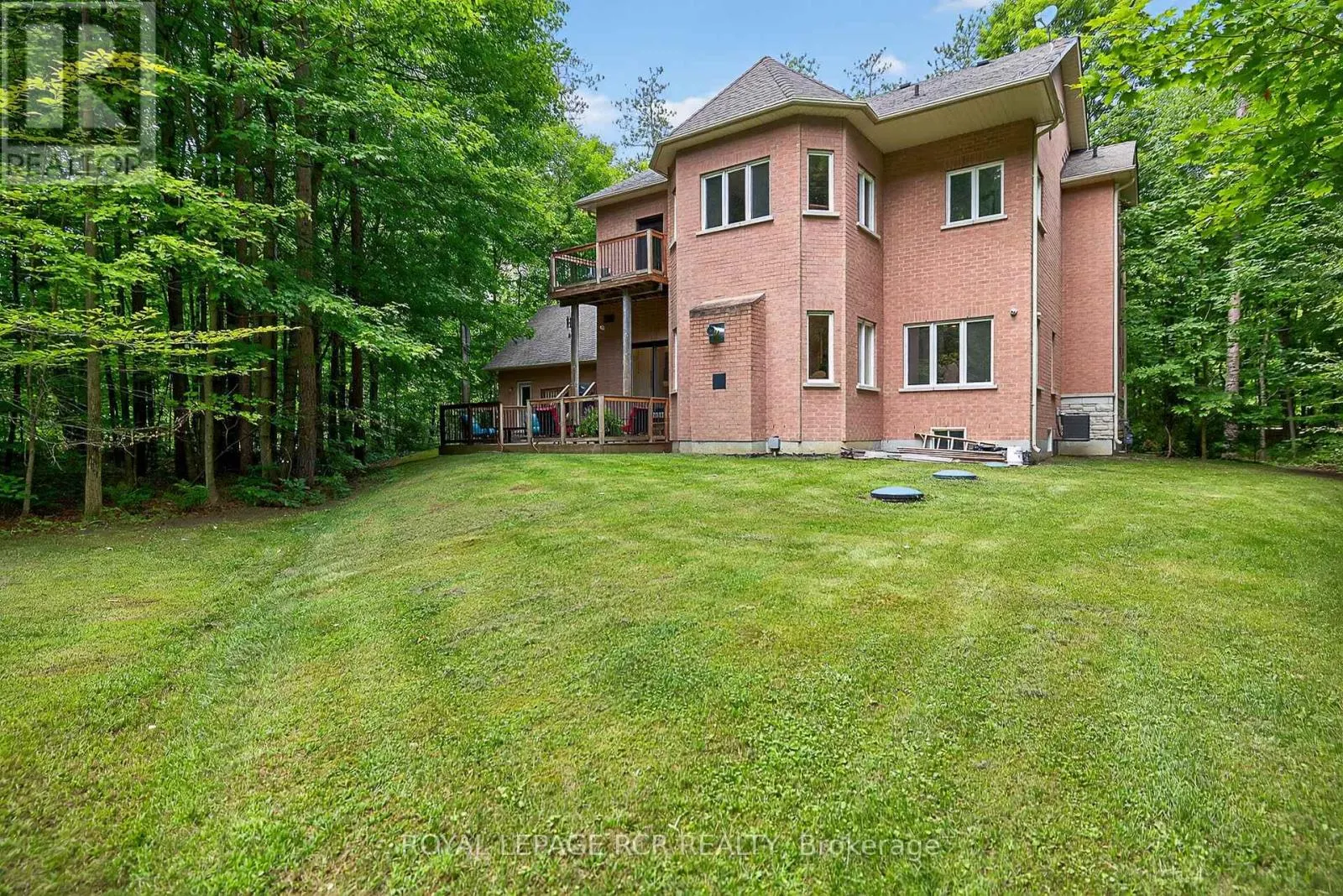 45 LAKE WOODS DRIVE