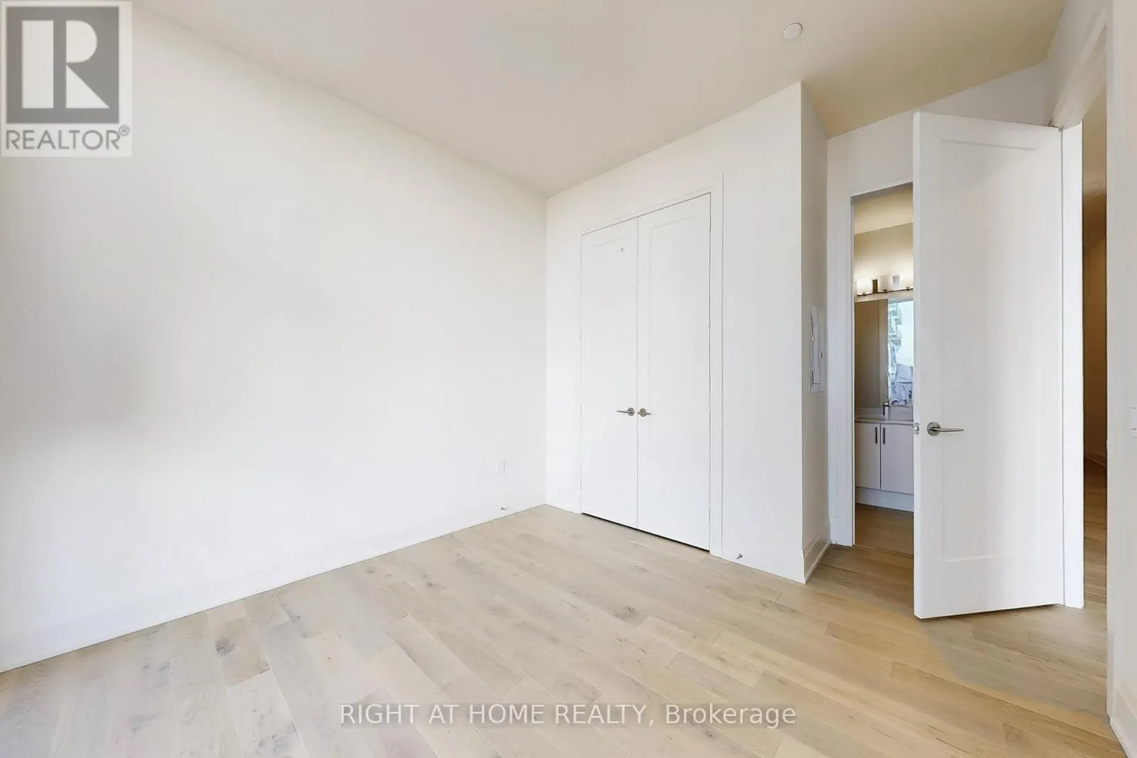 LPH106 - 8960 JANE STREET