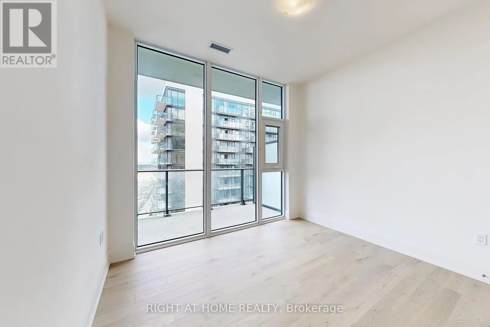 LPH106 - 8960 JANE STREET