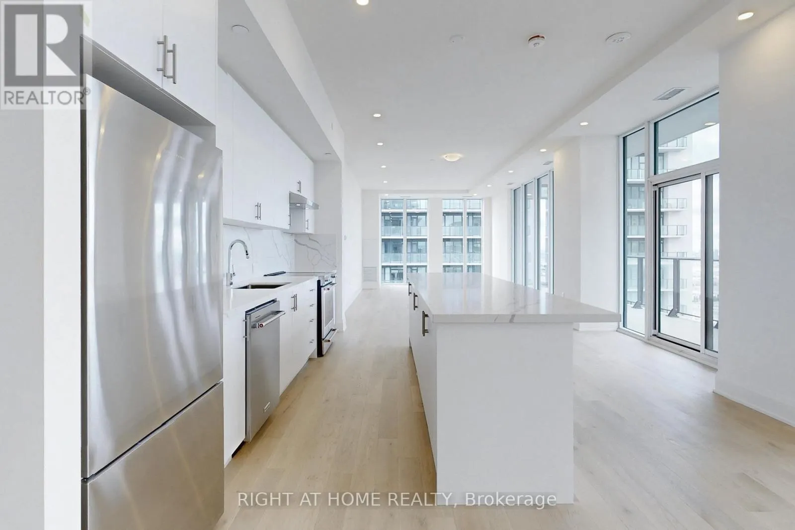LPH106 - 8960 JANE STREET