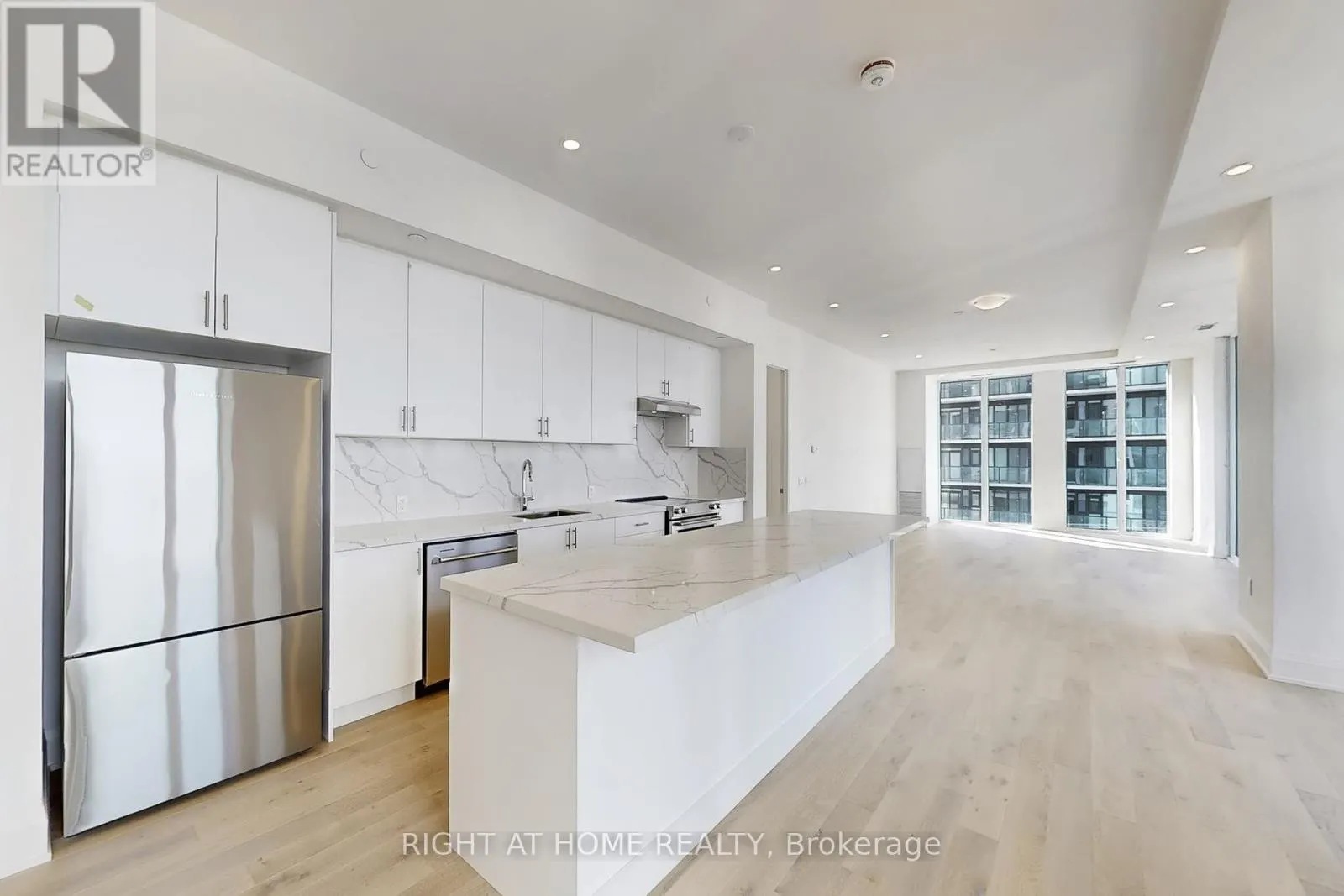 LPH106 - 8960 JANE STREET