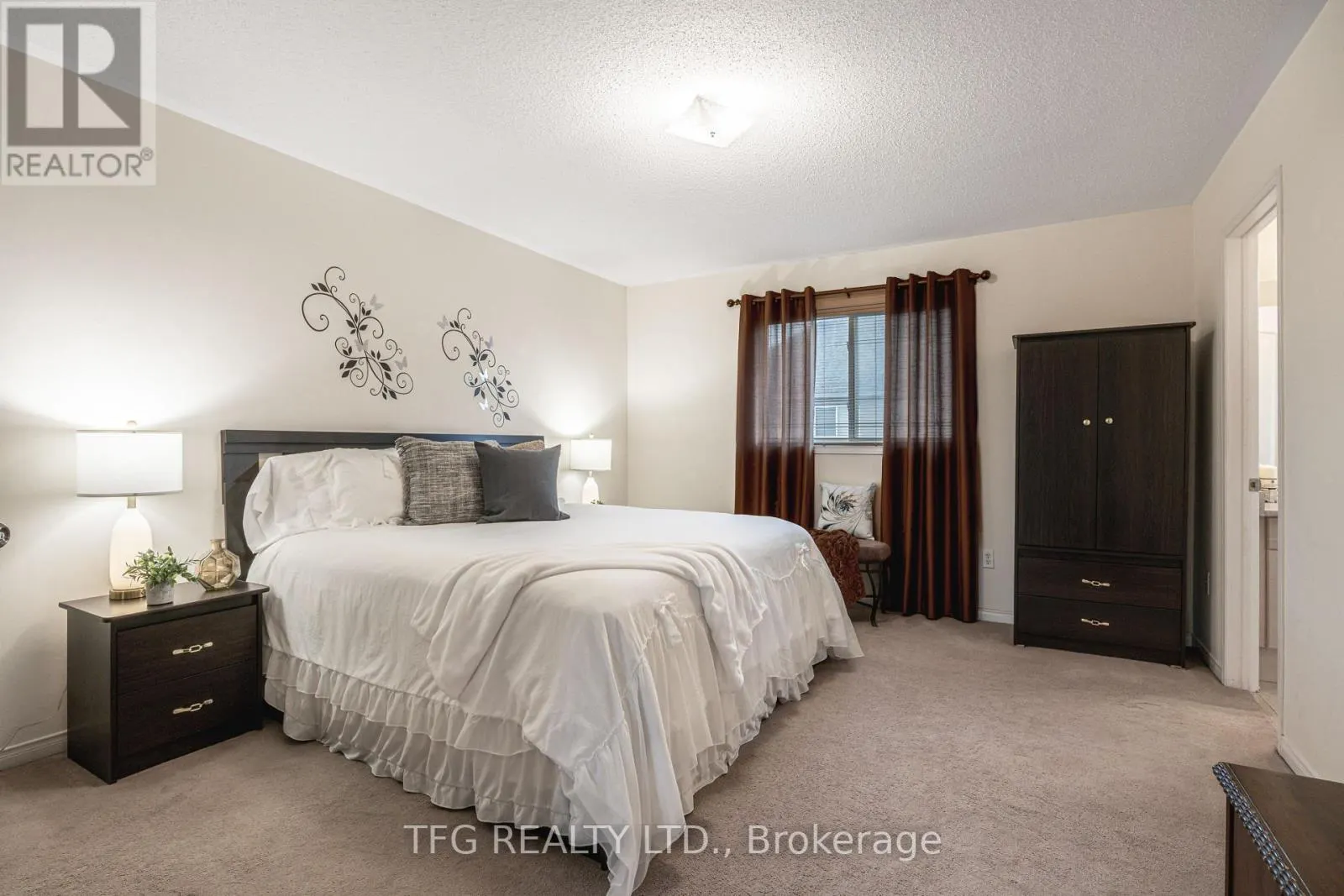 84 STOTTS CRESCENT