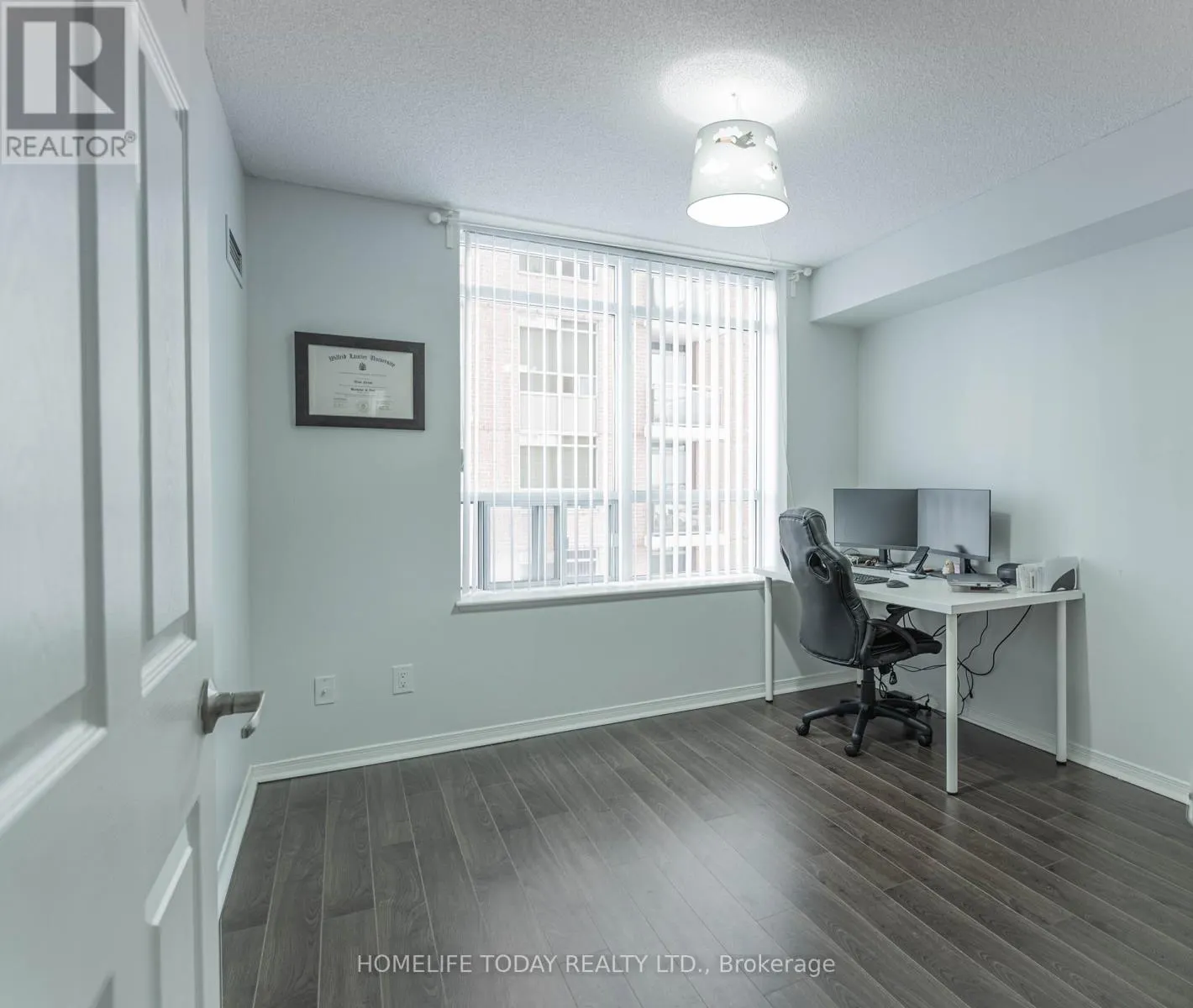 510 - 73 KING WILLIAM CRESCENT