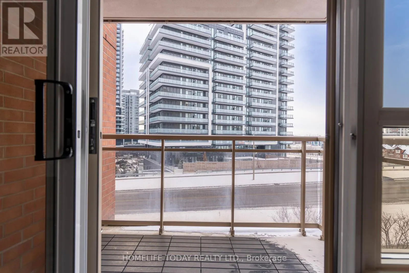 510 - 73 KING WILLIAM CRESCENT