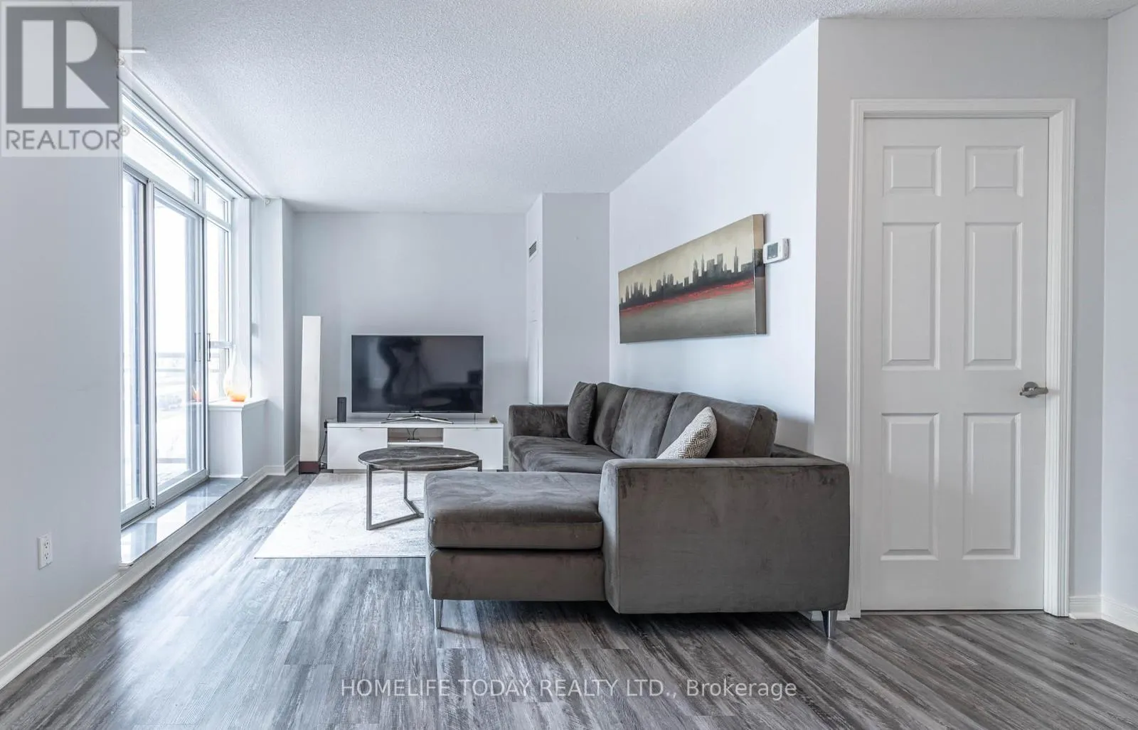 510 - 73 KING WILLIAM CRESCENT