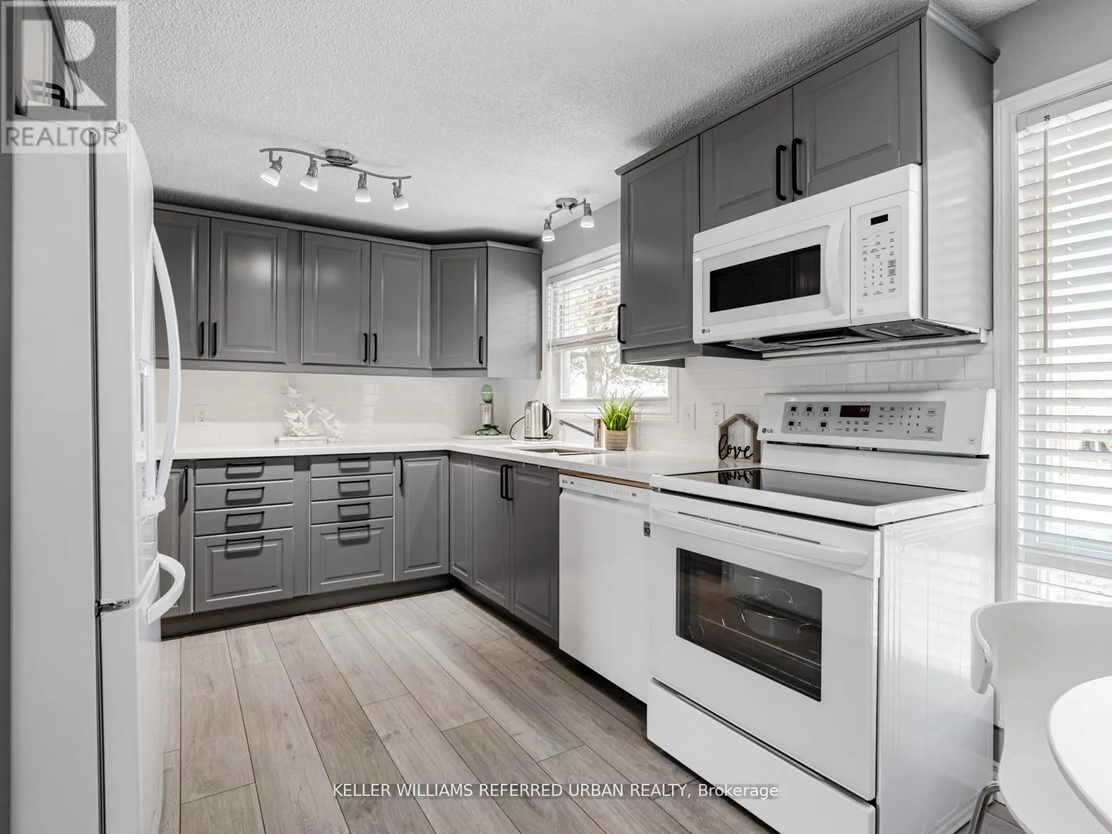 114 TECUMSETH PINES DRIVE
