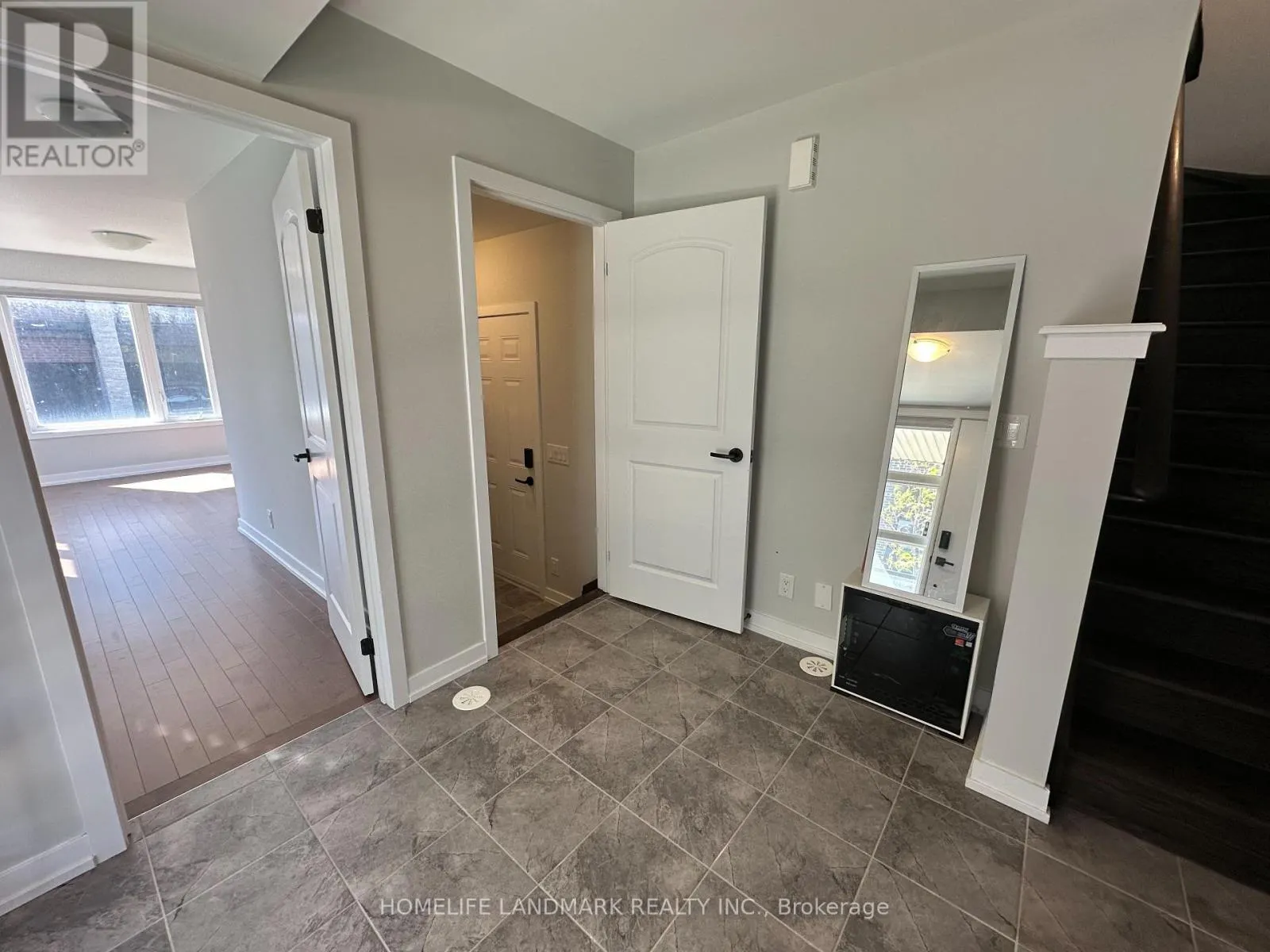 21 GOTHENBURG LANE