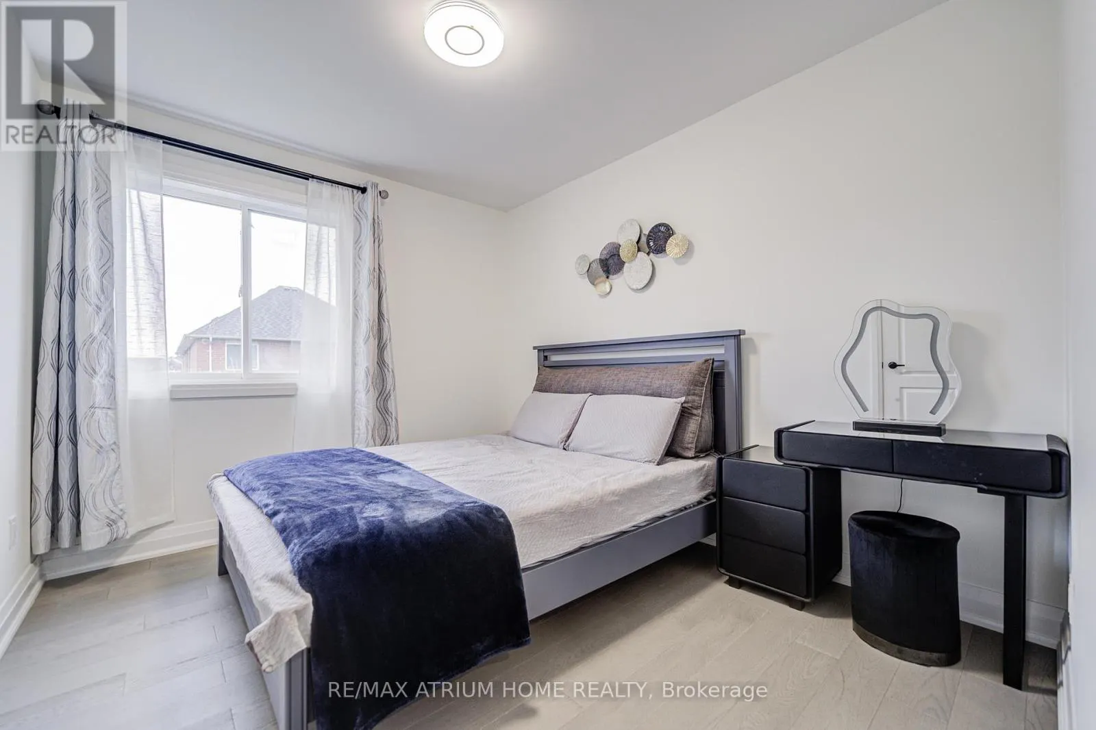 37 LANDSDOWN CRESCENT