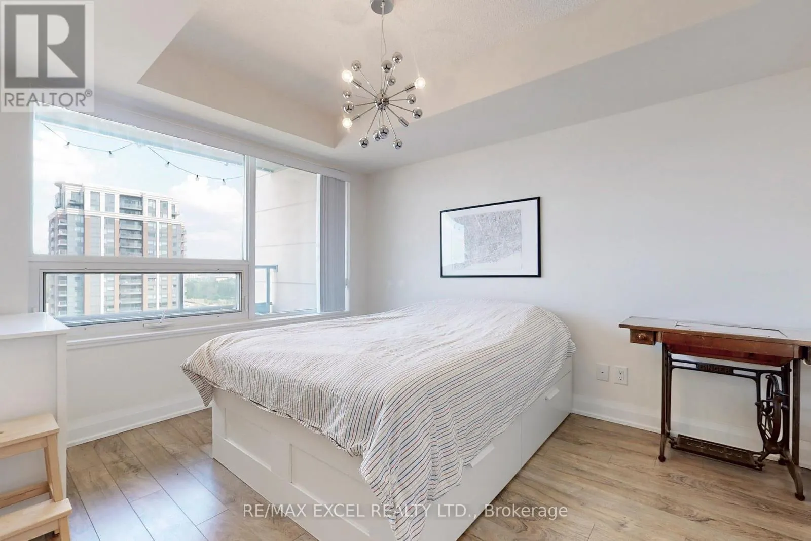 1603 - 18 UPTOWN DRIVE