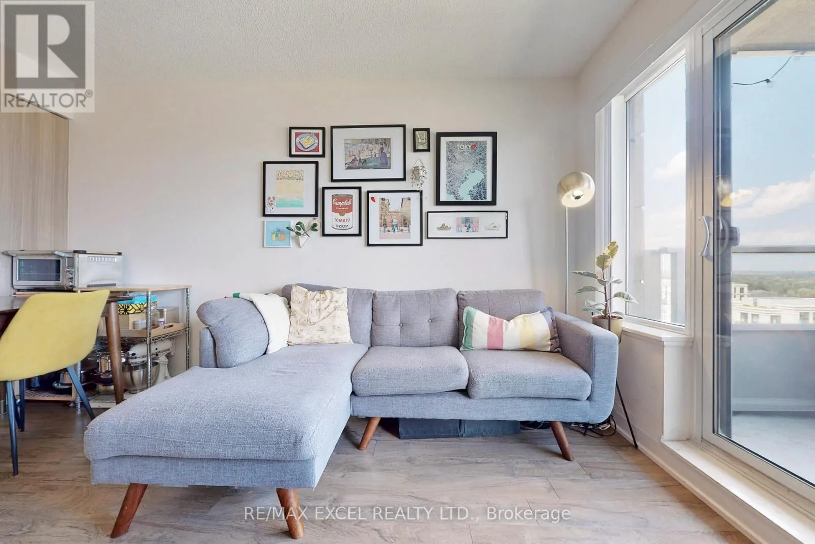 1603 - 18 UPTOWN DRIVE