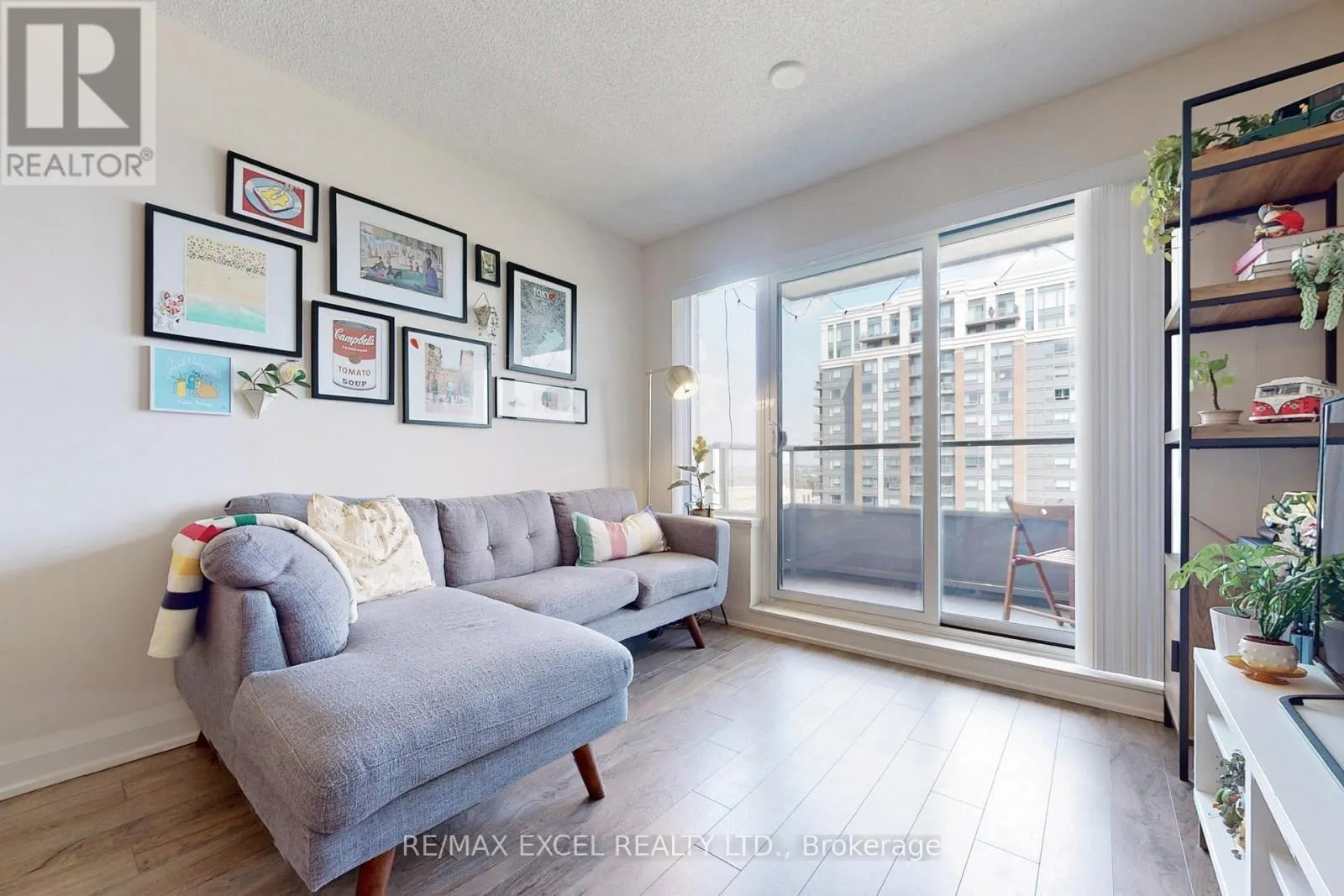 1603 - 18 UPTOWN DRIVE
