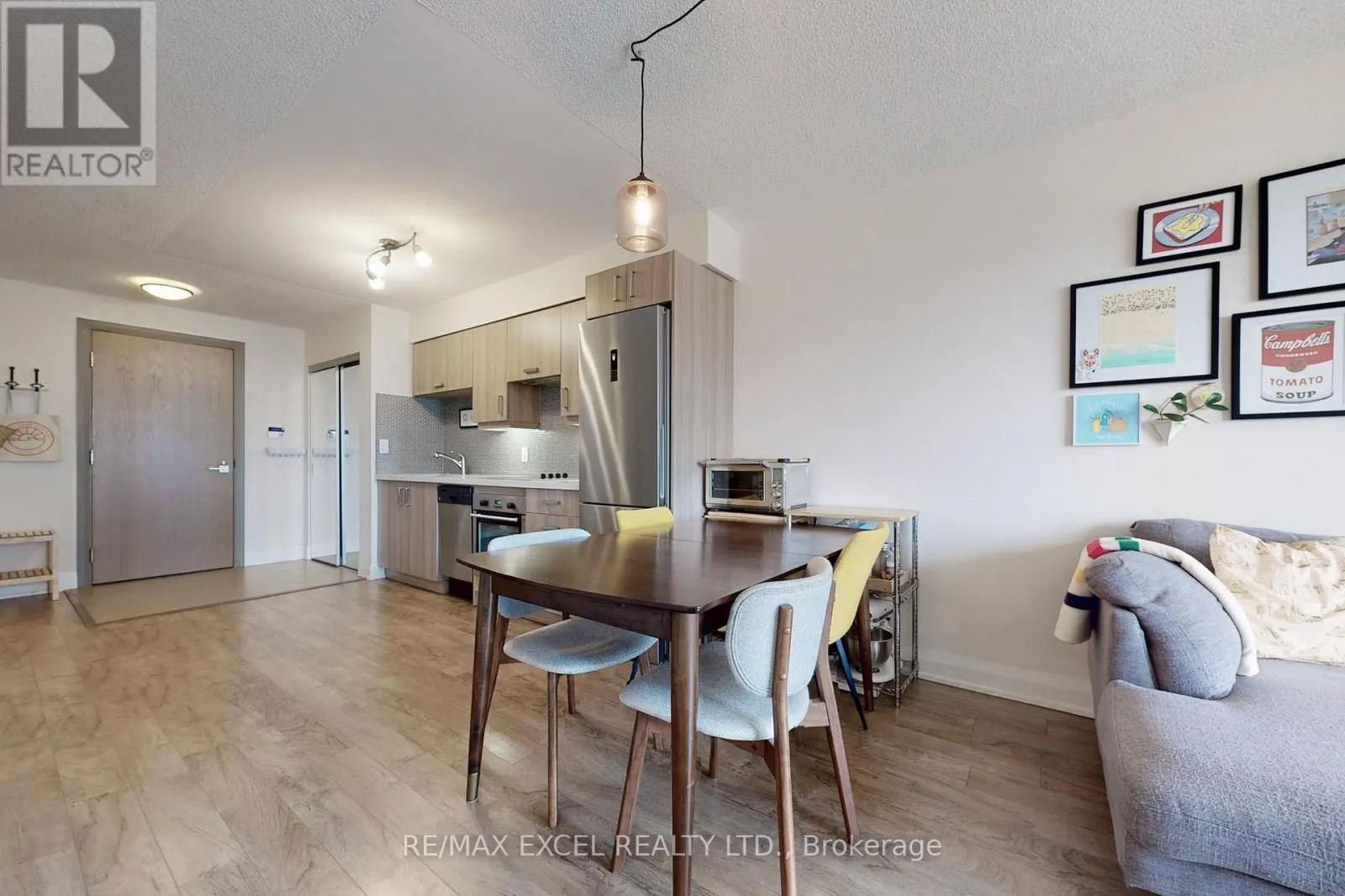 1603 - 18 UPTOWN DRIVE