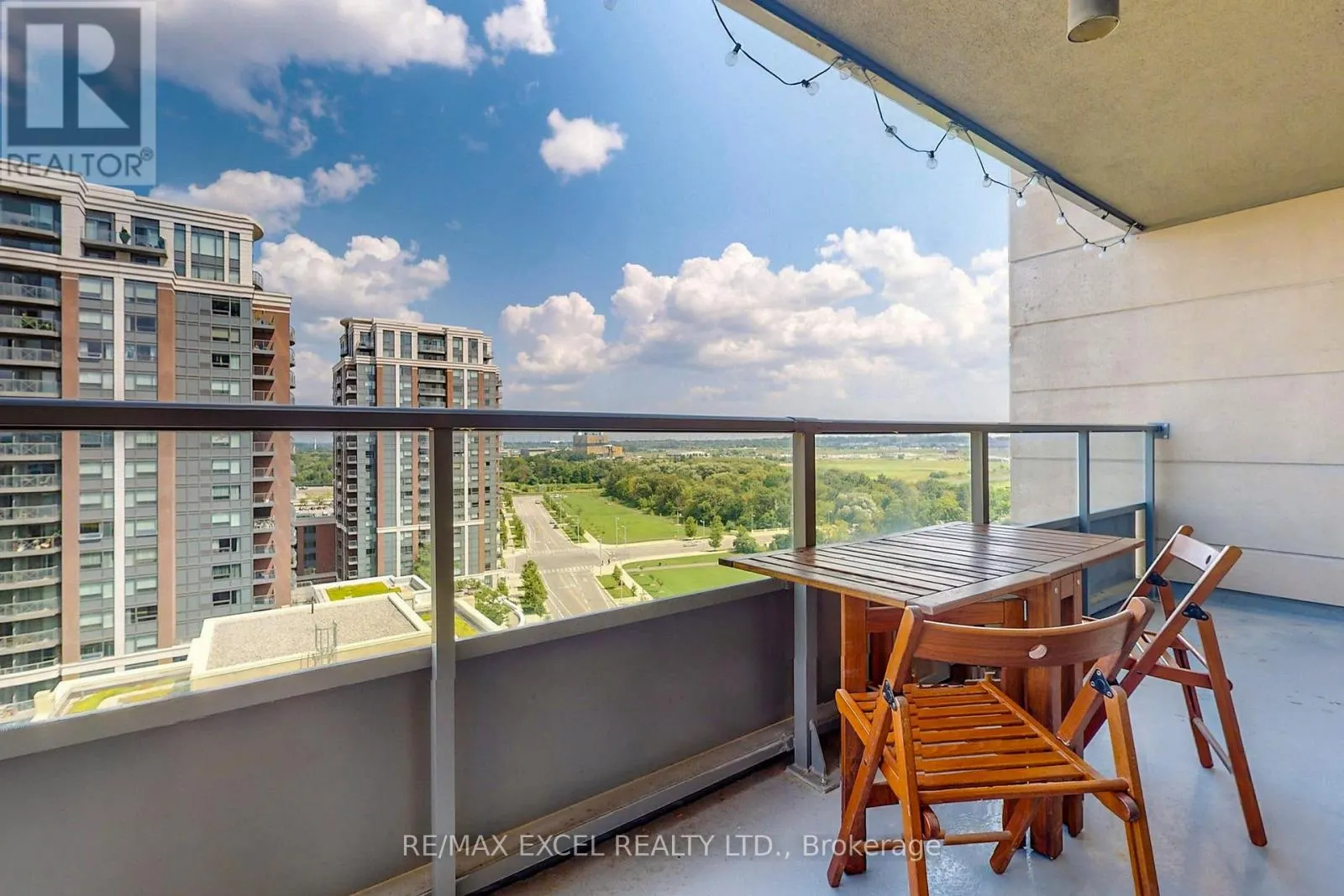 1603 - 18 UPTOWN DRIVE