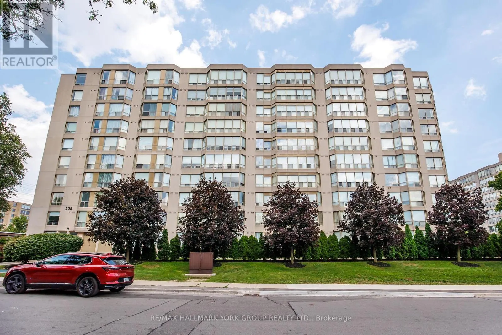 301 - 309 MAJOR MACKENZIE DRIVE