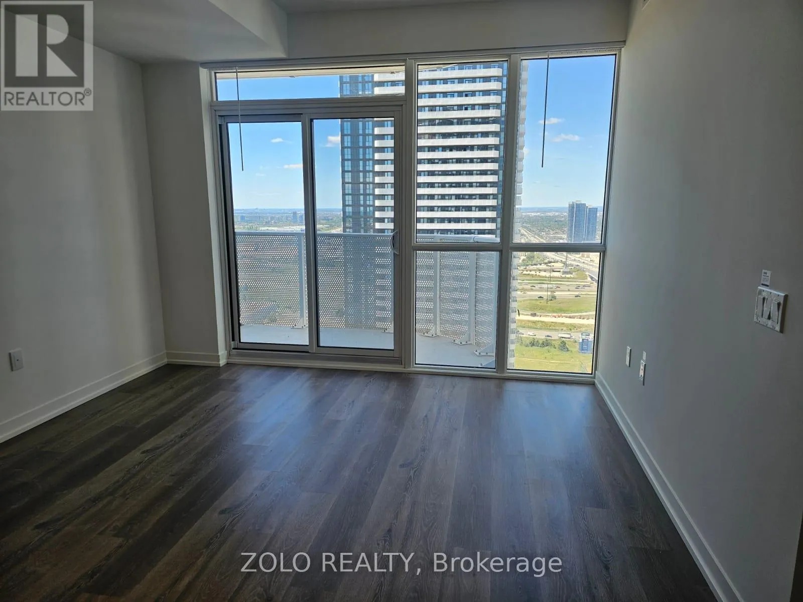 3503 - 28 INTERCHANGE WAY