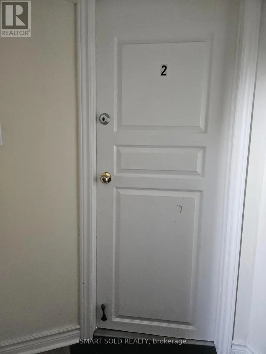2 - 223 BROWNDALE CRES LOWER