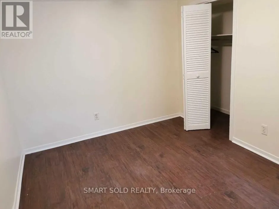 2 - 223 BROWNDALE CRES LOWER