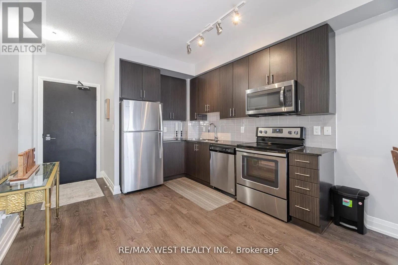 1704 - 3700 HIGHWAY 7