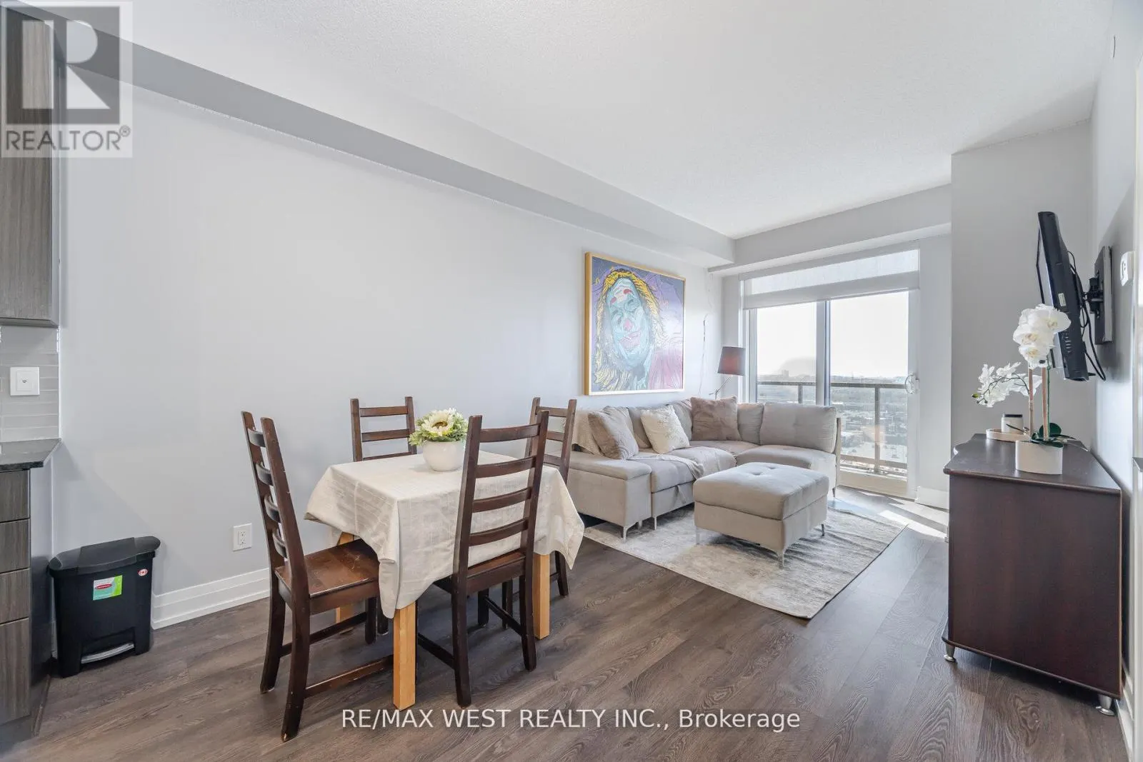 1704 - 3700 HIGHWAY 7