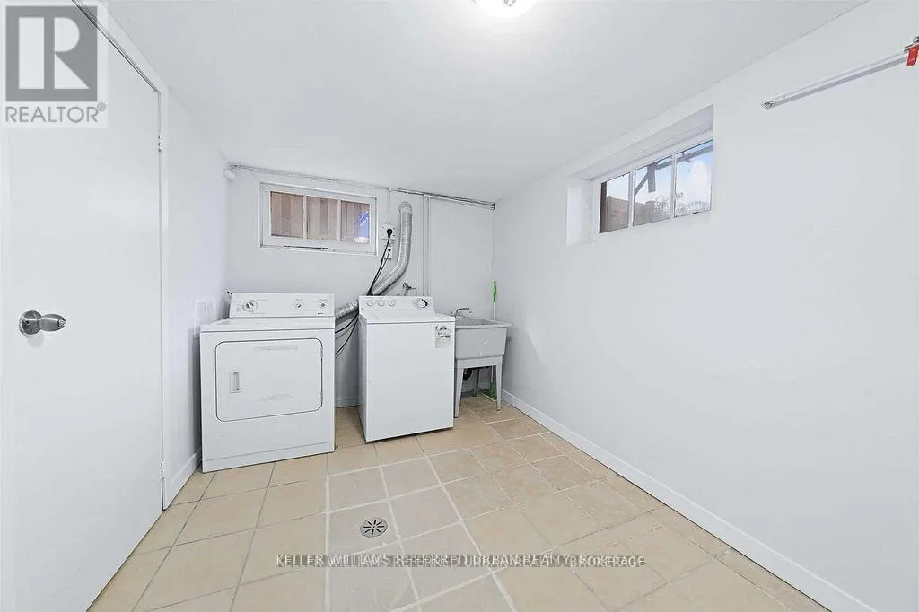 LOWER - 86 MORGAN AVENUE