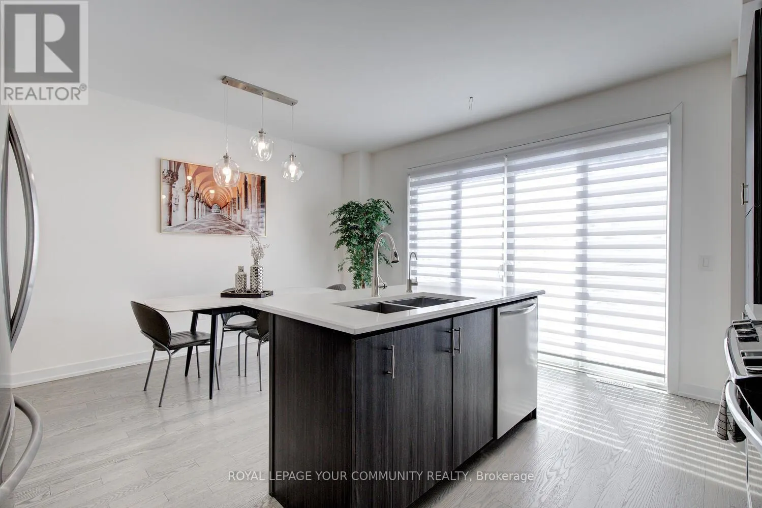 16 GLENNGARRY CRESCENT