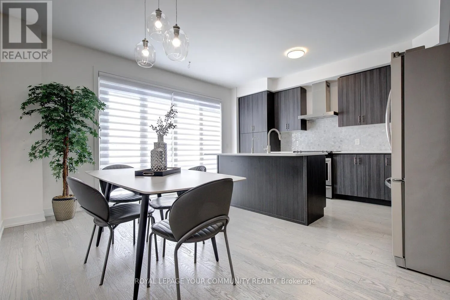 16 GLENNGARRY CRESCENT