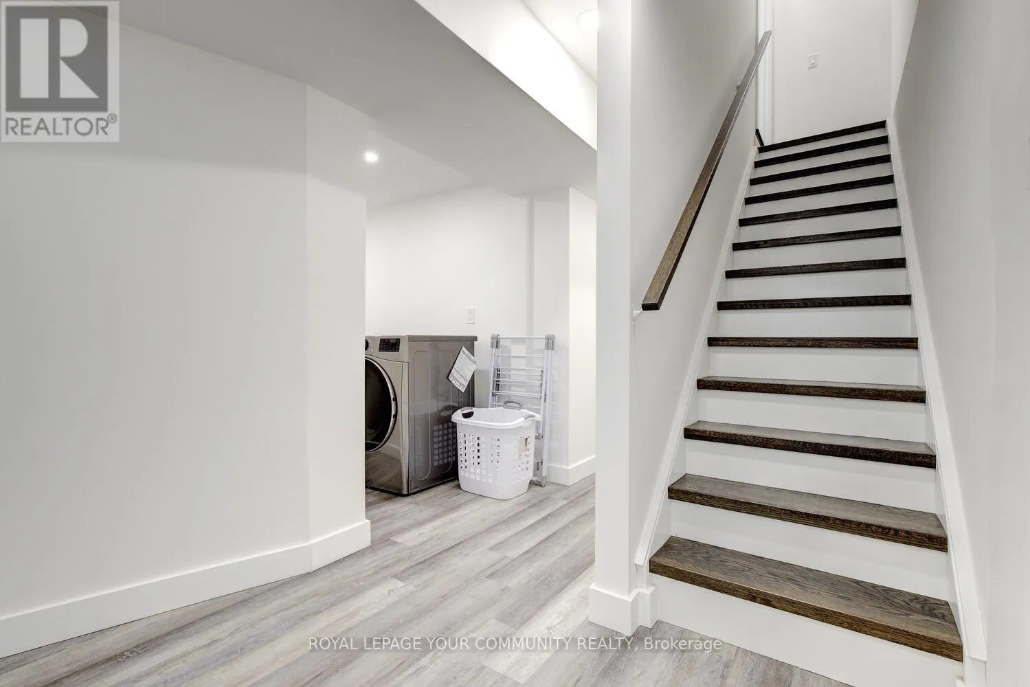 16 GLENNGARRY CRESCENT